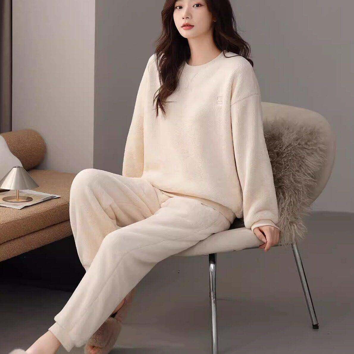 高档轻奢秋冬季睡衣女长袖圆领新款加绒加厚保暖家居服珊瑚绒套装