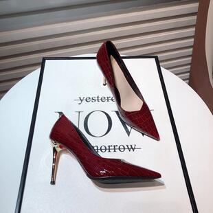 女士2023新款 Craes 酒红色高跟鞋 舞会月光 性感尖头鳄鱼纹 Kally