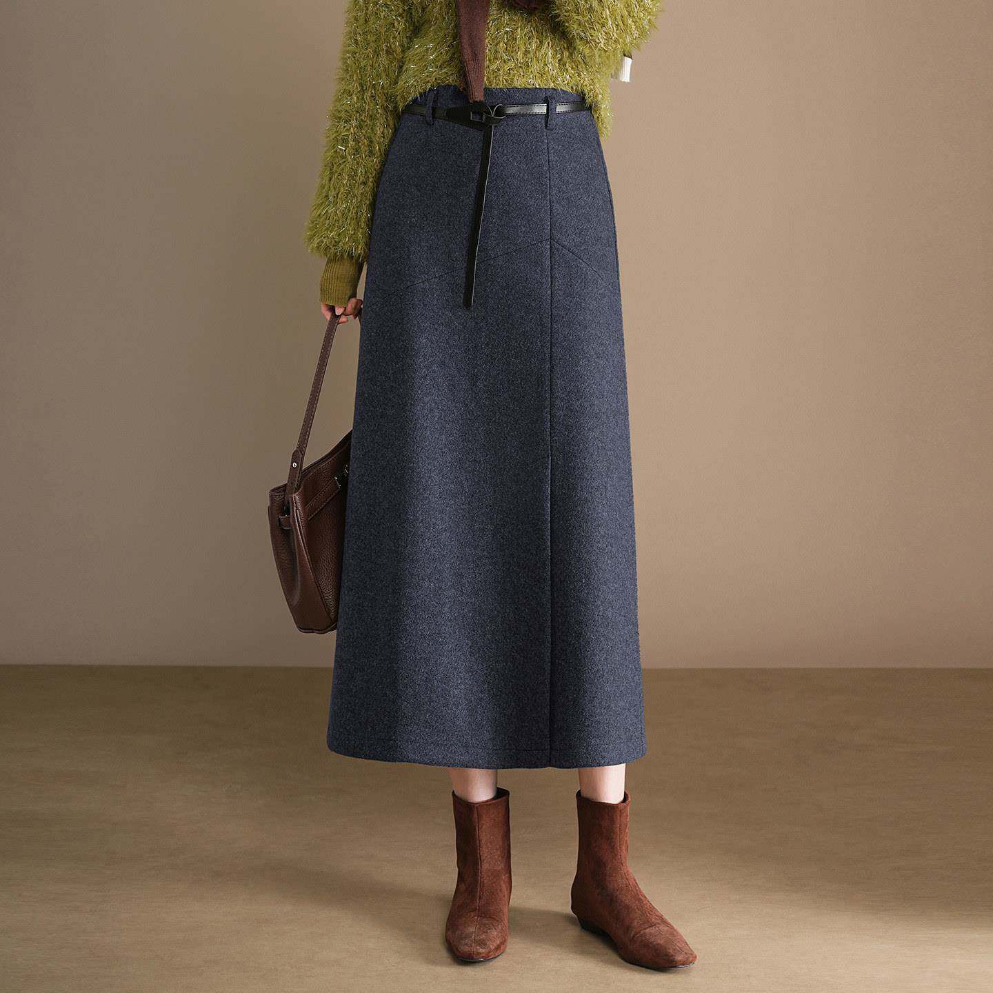 羊毛呢加厚半身裙女2025秋冬高级感巨好看包臀裙今年流行爆款长裙