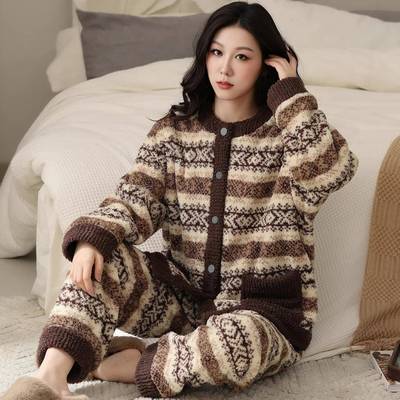 韩版费尔岛圆领开衫珊瑚绒睡衣女冬季时尚大码加绒加厚外穿家居服