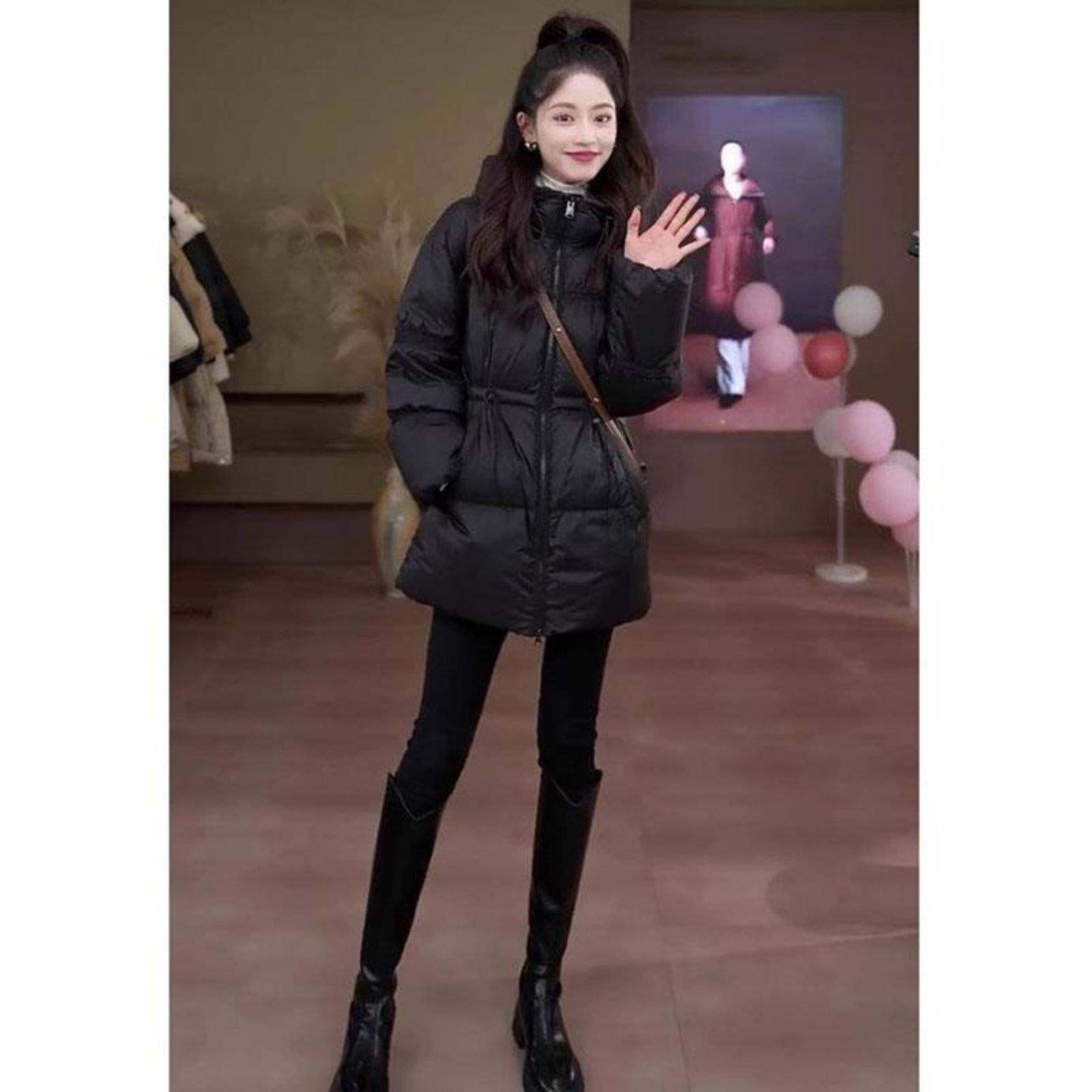 香港冬2025新款小香风黑色中长款连帽加厚收腰羽绒棉服外套女欧货