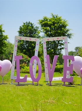 网红拍照爱心相框公园景区雕塑