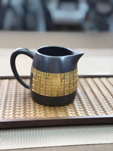 宜兴原矿紫砂石黄镀金茶器公道杯功夫茶漏家用陋室铭撰刻200毫升