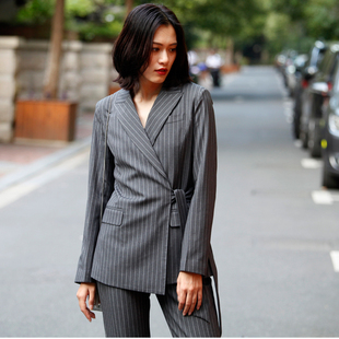 【释缝】中长款西装小女条纹2019春秋装休闲西服外套显瘦系带上衣