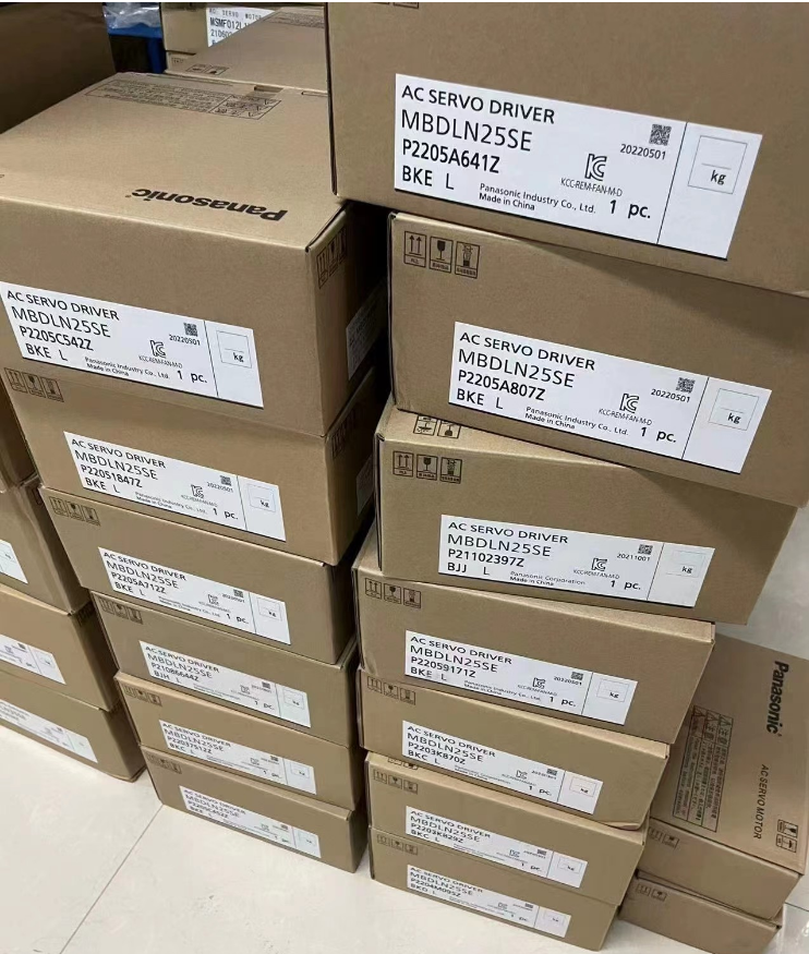 广数928tea数控系统,通电如图,主板轻微腐蚀.配件价处理