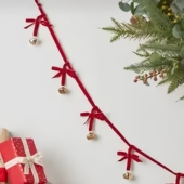 ins植绒春节新年节日蝴蝶结串松树装 饰拉花铃铛婚礼布置道具