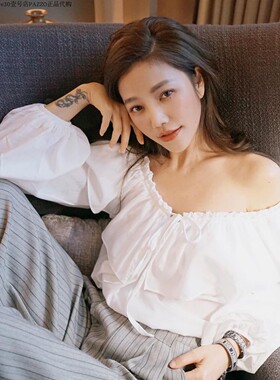 许路儿 LURE HSU R191055 高腰显瘦前打褶直筒长裤（两色入）