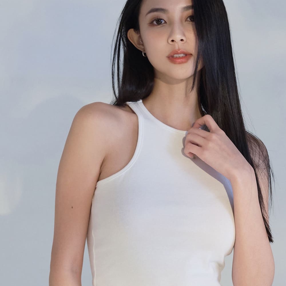 白色许路儿附胸垫背心基本款上衣