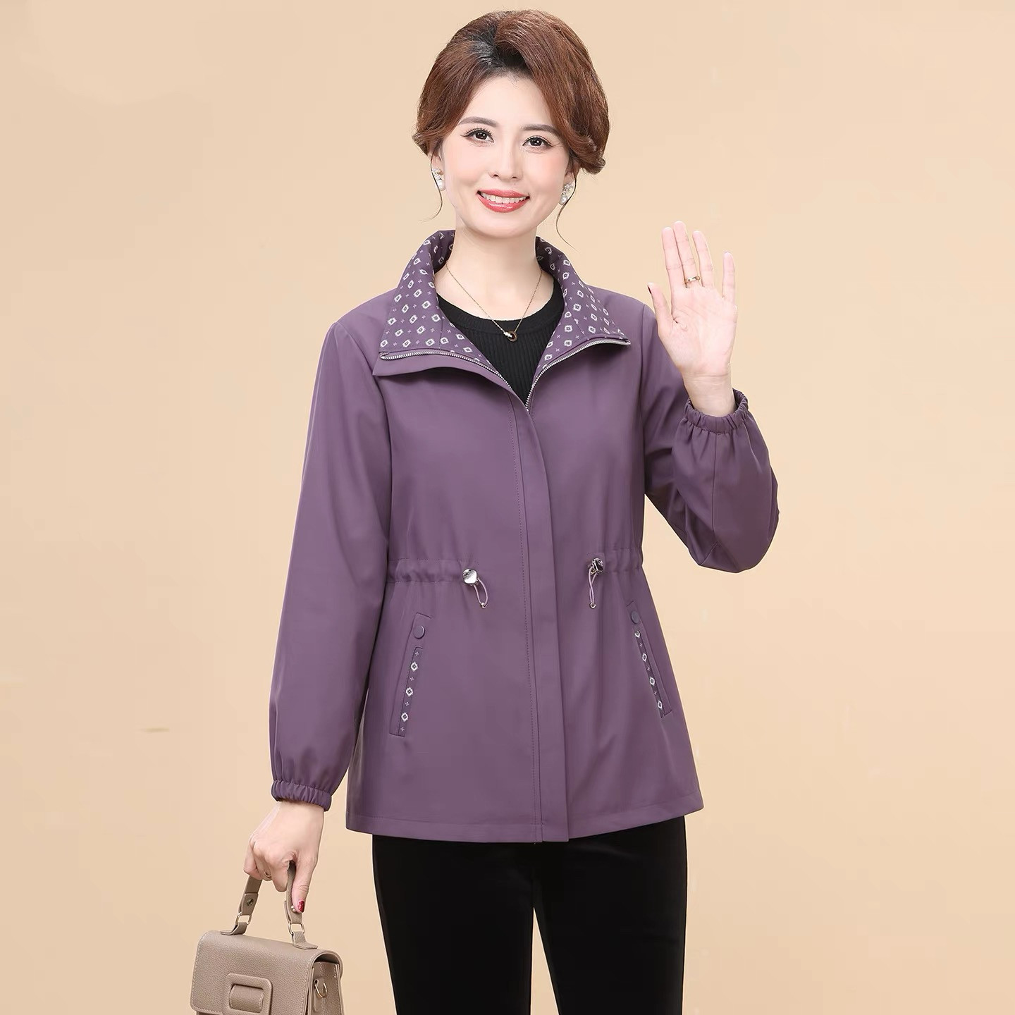 中老年妈妈时尚短款风衣外套女