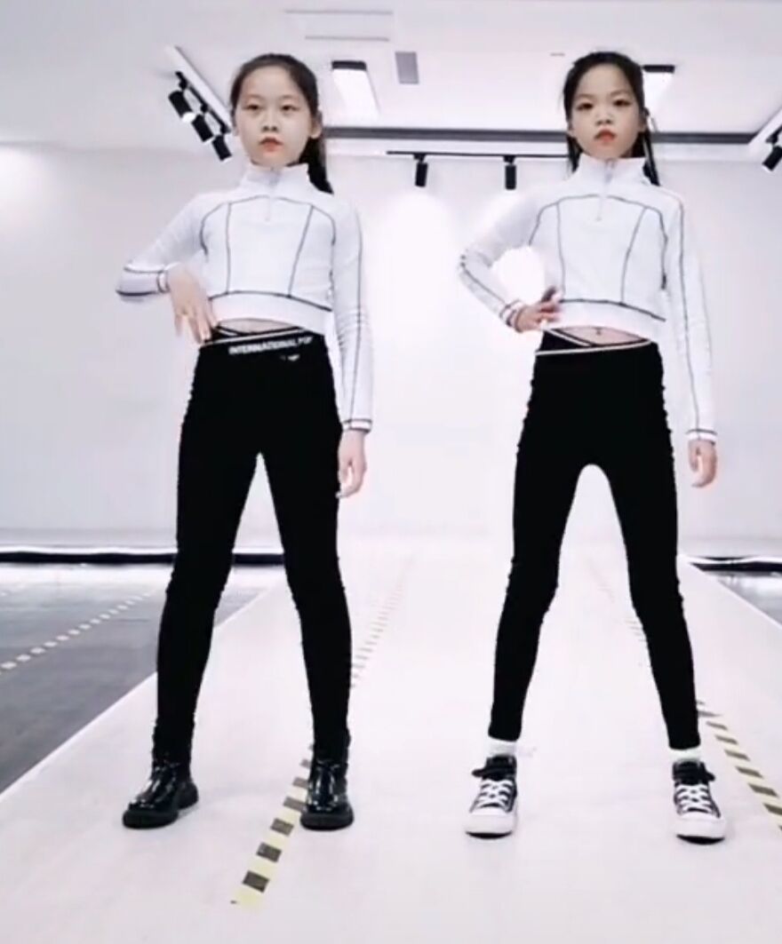 秋季女童形体礼仪童模练功服T台