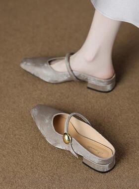 Craes Kally覆古英式风格！包头女便鞋，搭配裙子和拖鞋，作为不