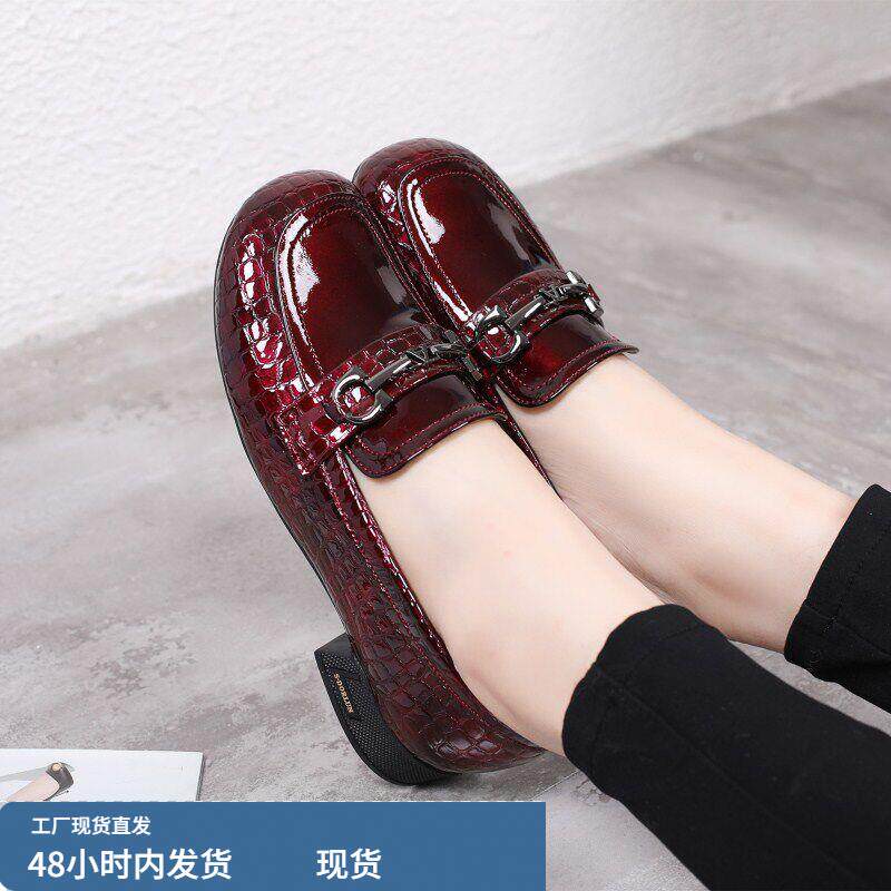 专柜女2019新款春秋季真皮豆豆鞋女平底漆皮单鞋中跟大码女鞋41-4