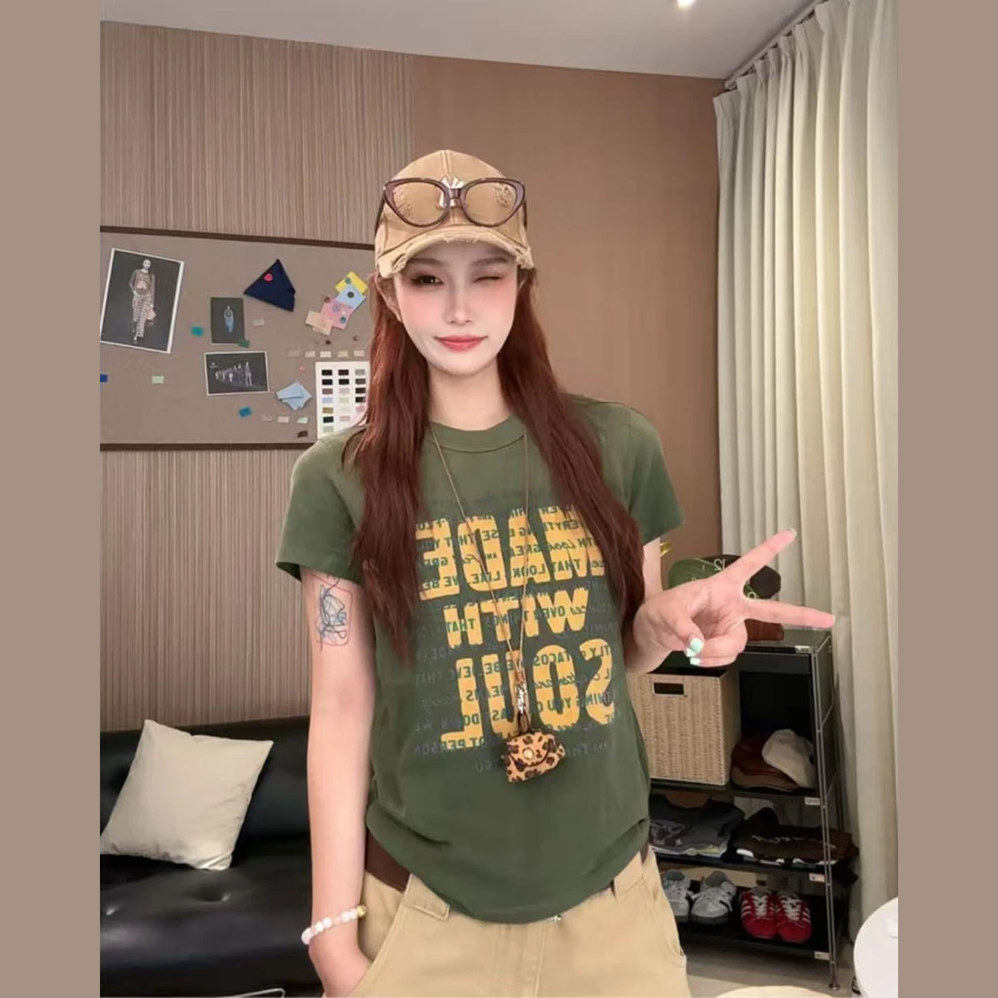 Angelhue军绿美式字母短款T恤