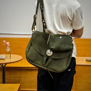 John逆天旧化日本手打银扣茶芯牛皮复古机车日常通勤单肩包 Lucky