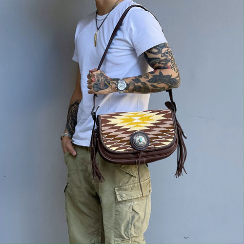 毛毯手敲雷鸟银扣复古机车包