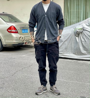 炭黑色珍珠贝壳扣开衫外套