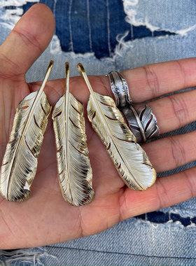 18K全金蒲扇形态好运羽毛吊坠