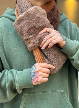 Kriff Mayer 温暖高颜值 山系户外长绒摇粒绒拼灯芯绒情侣款围巾