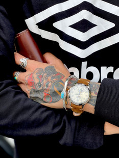 Dear 天然美国松石做旧熔岩闪电印第安图腾四面全银手镯 Blossom