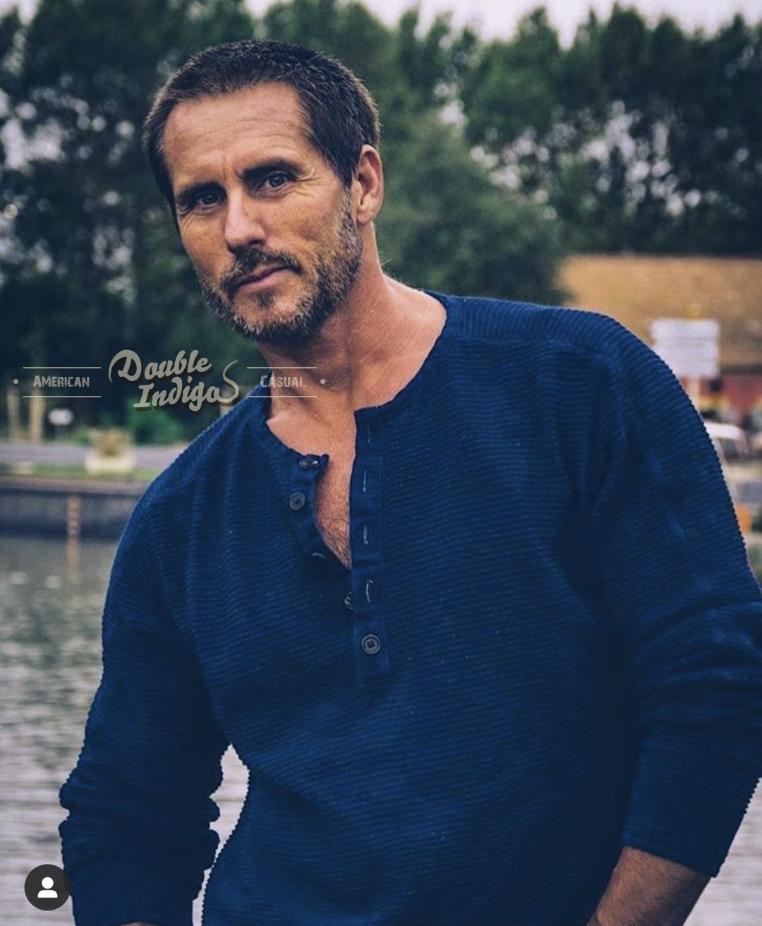 DeT恤囚犯天然蓝染条棉亨利领