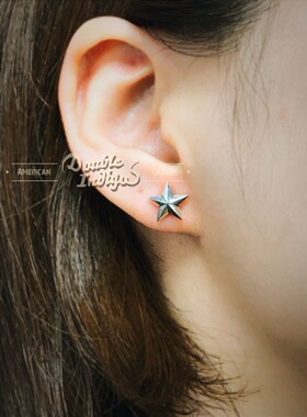 Jango 男女通用 硫化做旧925银+18K金针熔岩五星造型耳钉