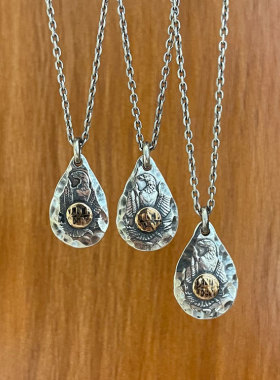 水滴型锤目纹敲边双层复古项链