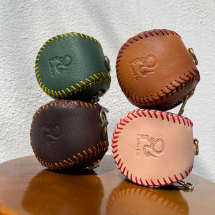 日本天神 小花亮介手作S级枥木植鞣革复古棒球造型挂件零钱包