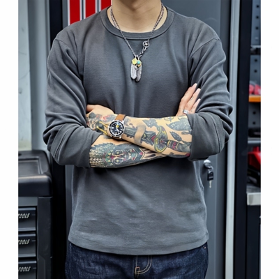 BARNS 四季皆可穿 日产老式梭织机制重磅面料复古修身圆领长袖T恤