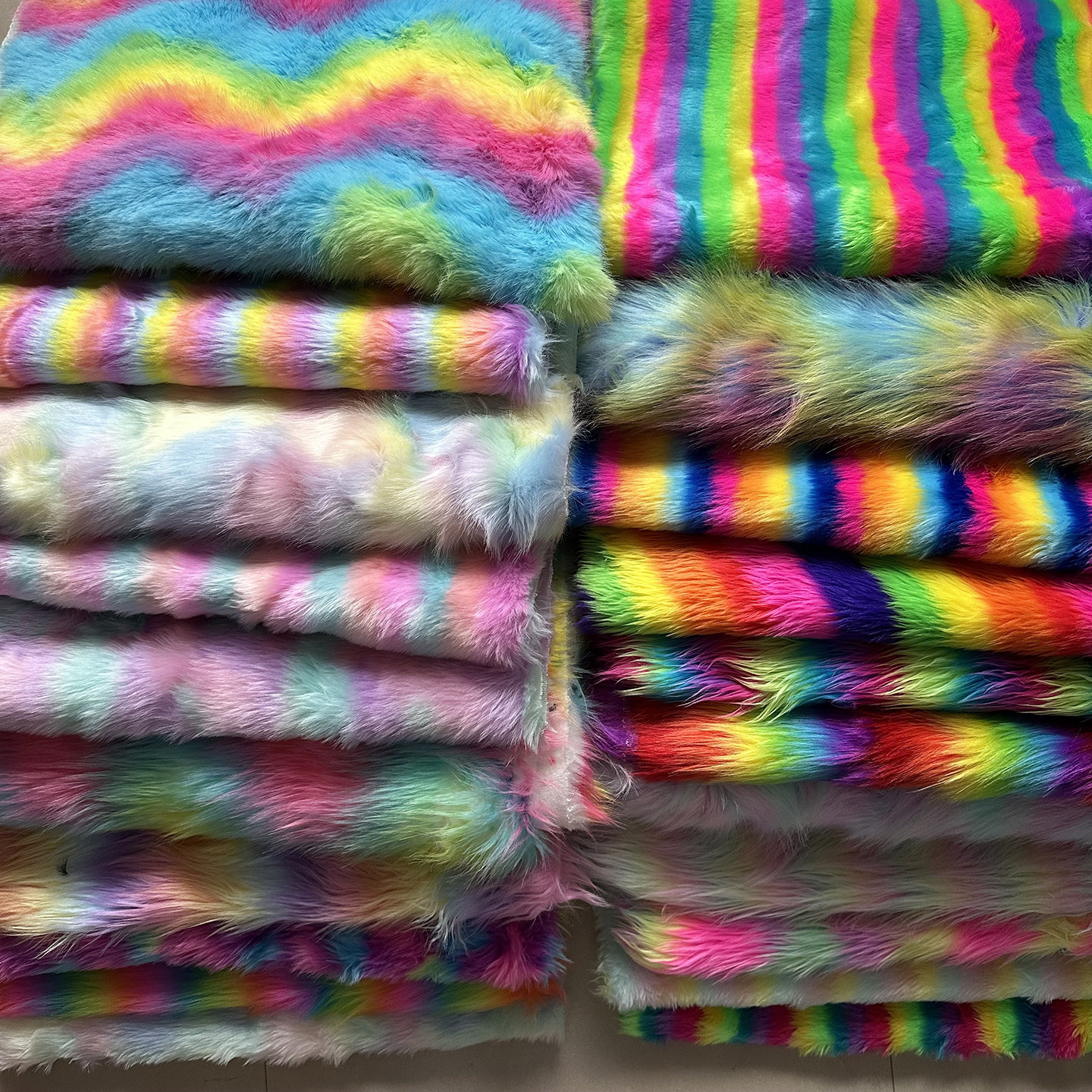 彩色长毛绒布料DIY手工面料演出服玩具毛毛布装饰垫布拍照背景布