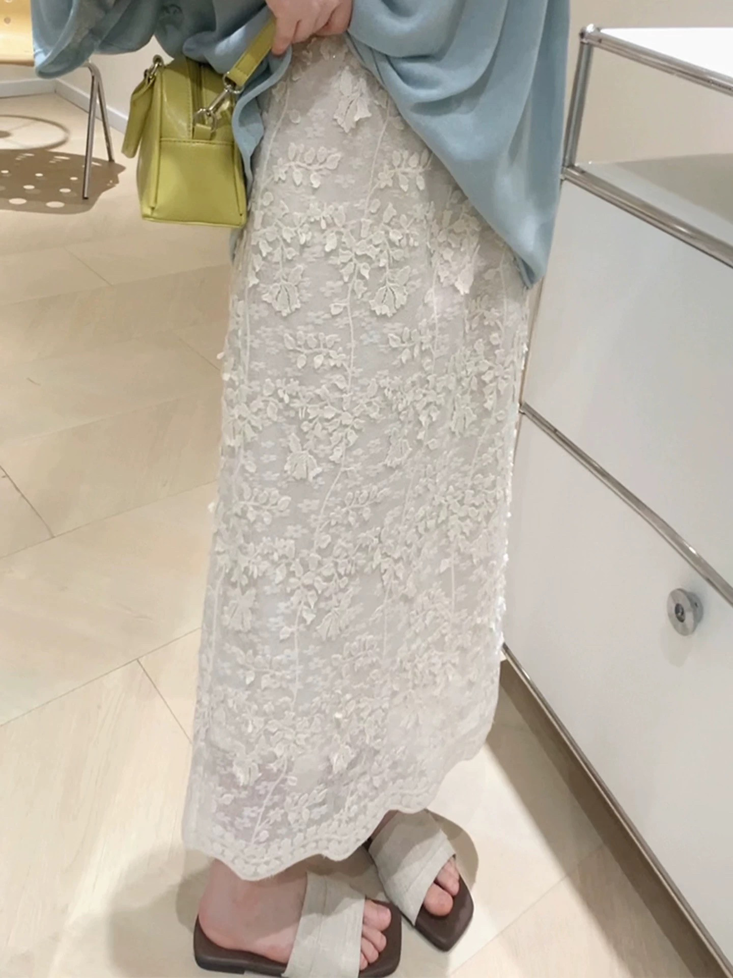 （现货小亮片钩花蕾丝半身裙女夏2026新款今年流行爆款直筒裙子