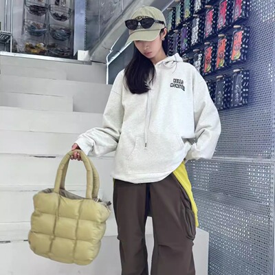 aimeewq秋冬新款刺绣连帽卫衣