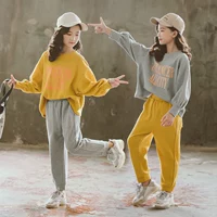Quần áo bé gái mùa thu 2019 Quần áo trẻ em Hàn Quốc mới trong thời trang trẻ em rộng rãi thể thao lỏng lẻo hai mảnh mạng nước ngoài thủy triều đỏ - Phù hợp với trẻ em áo trẻ em