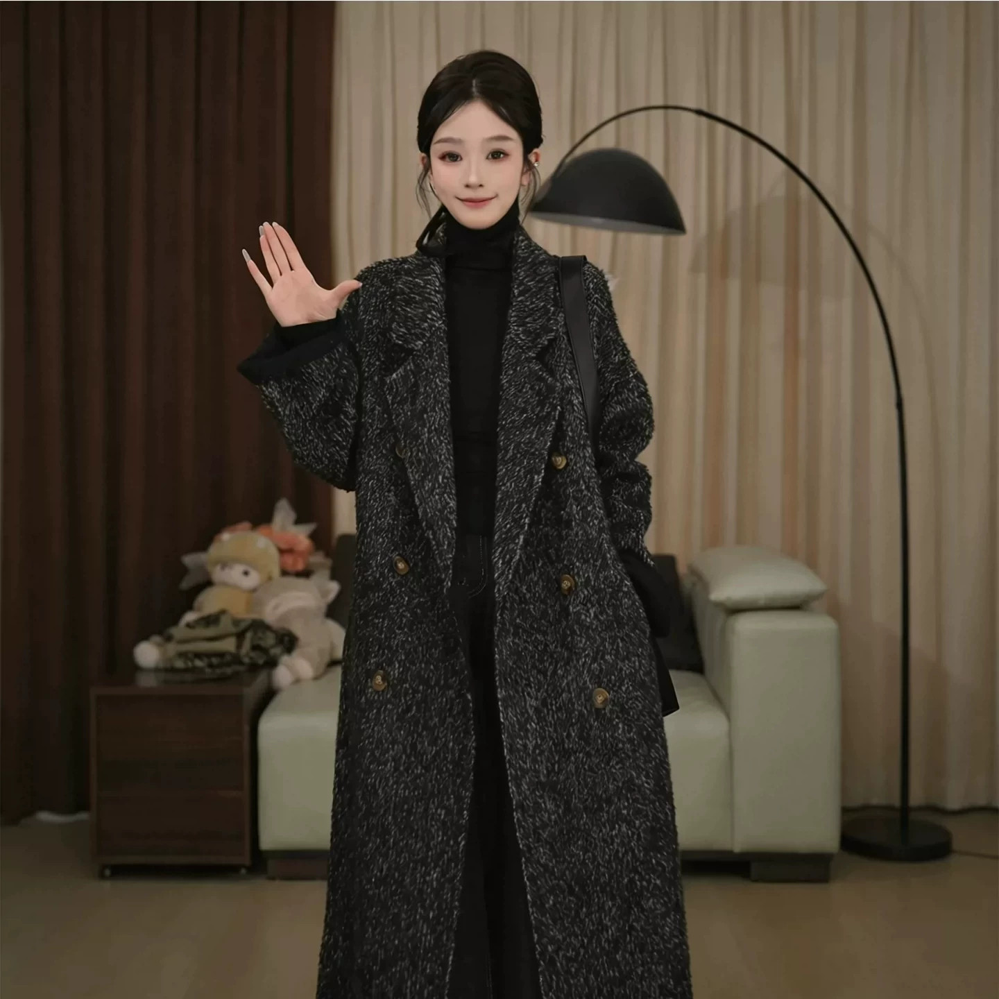 黑色毛呢双排扣翻领女大衣高级感