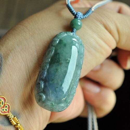 缅甸A货翡翠无事牌吊坠蓝绿飘花