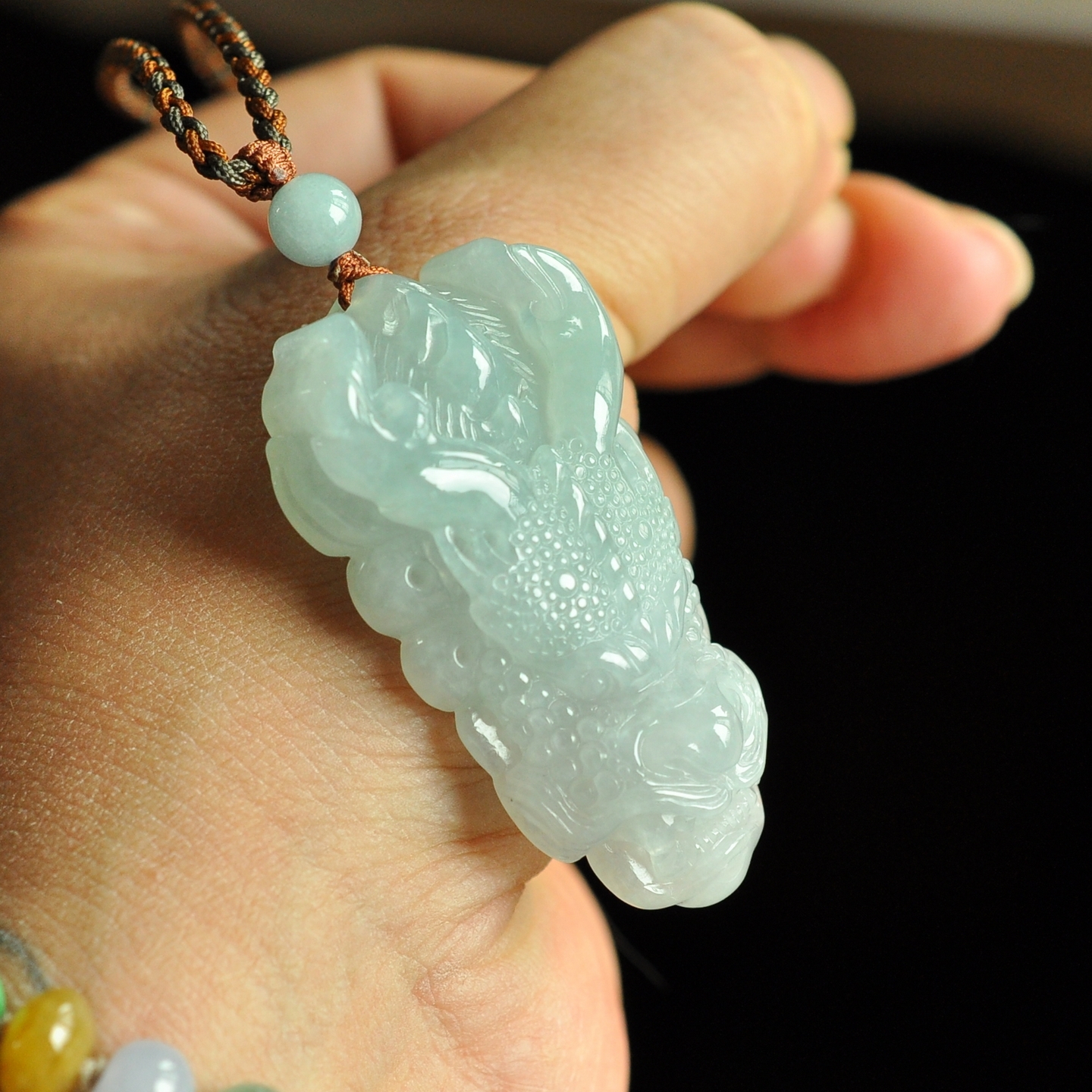 冰润浅晴底霸气龙头A货翡翠吊坠