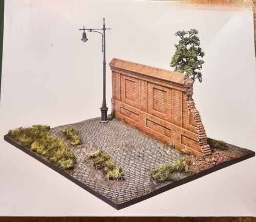 1/35树脂素体，二战欧洲建筑砖墙以及路灯含底座场景地台套件