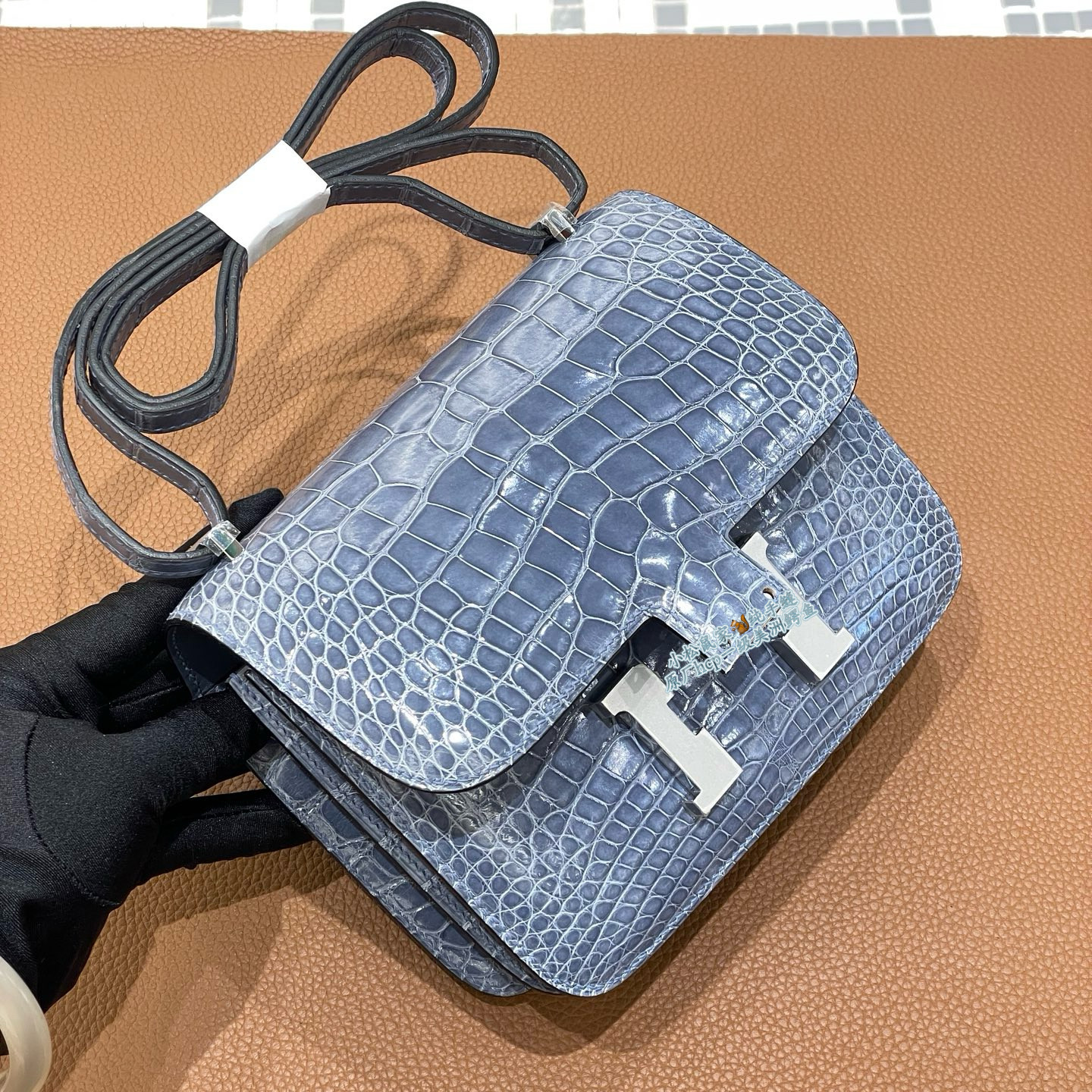 纯手工蜡线康康19cm银扣 N7风暴蓝 hcp高光美洲方块鳄鱼皮女包