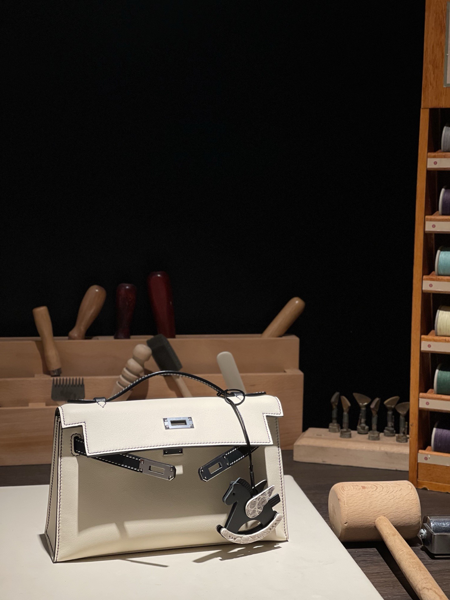 熊猫色反线一代KL22凯莉迷你手工原厂SW牛皮白拼3Q樱花粉宴会包