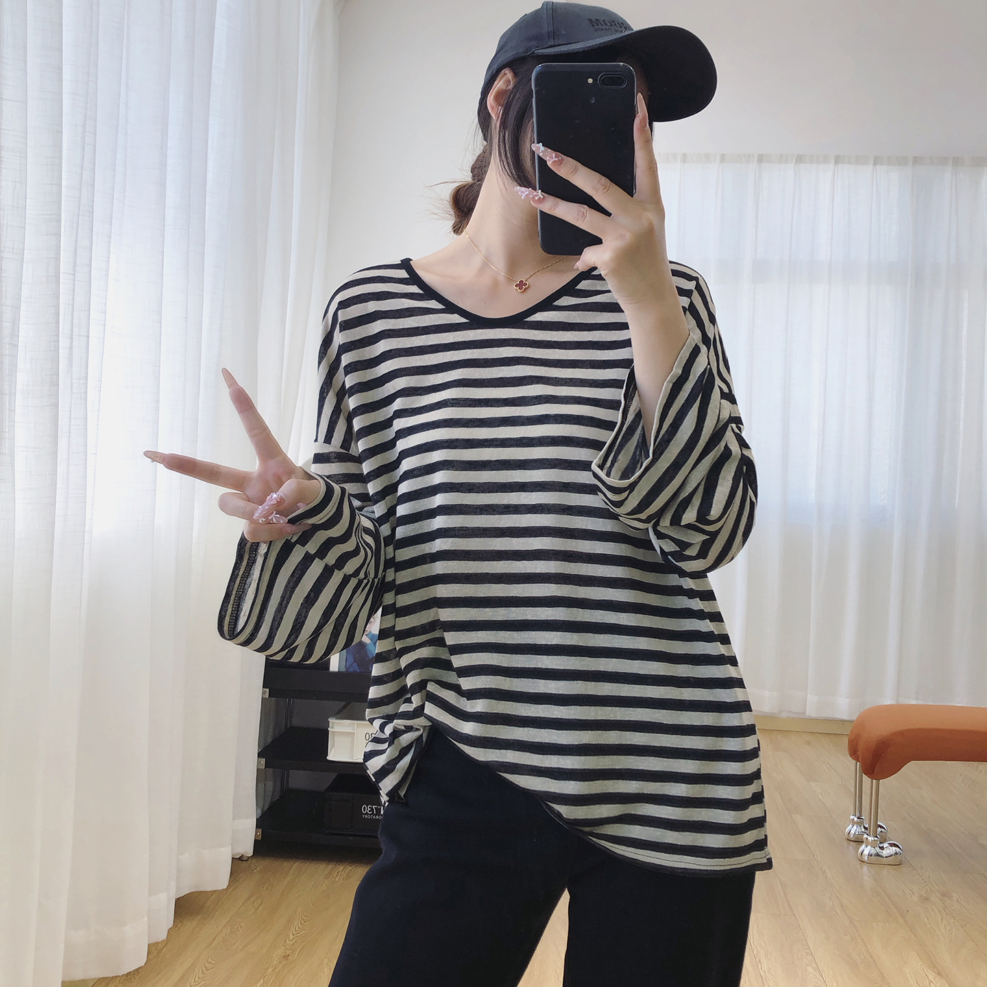 撞色条纹显瘦V领长袖T恤女秋季