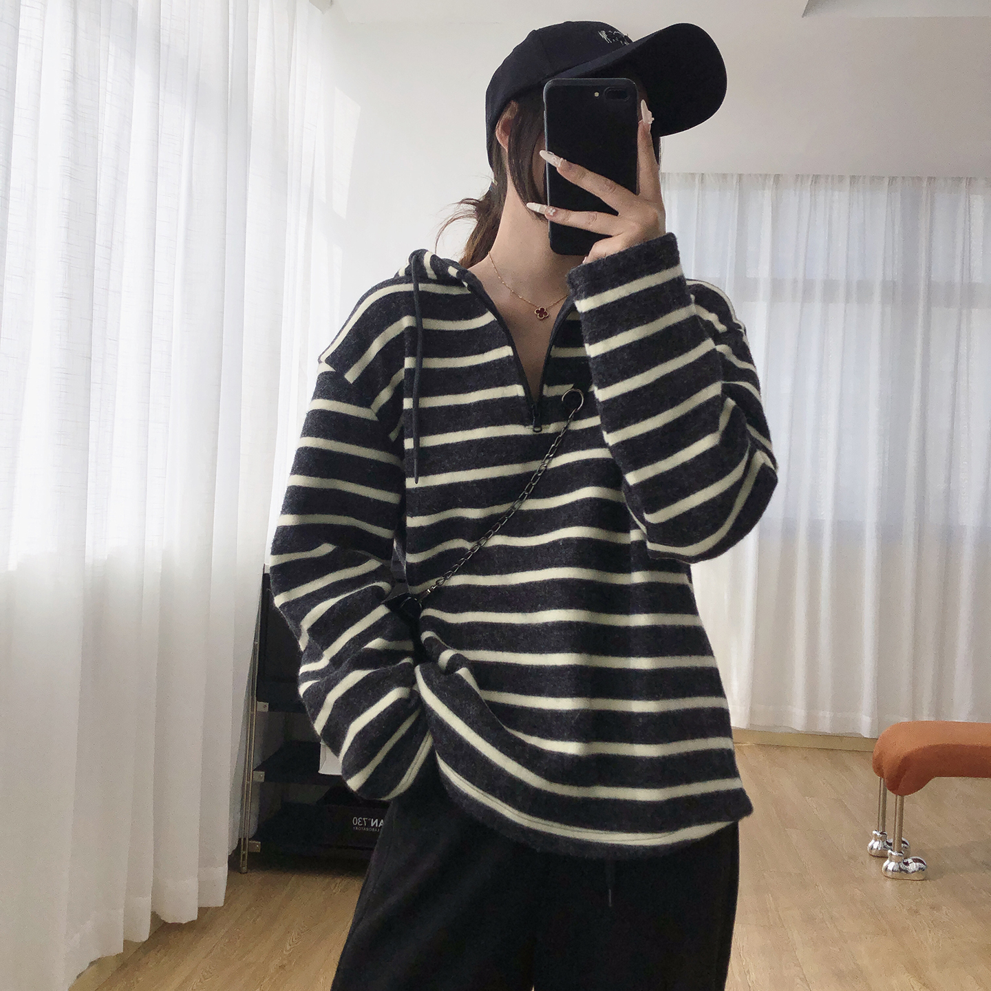 软糯条纹显瘦连帽加厚加绒卫衣女