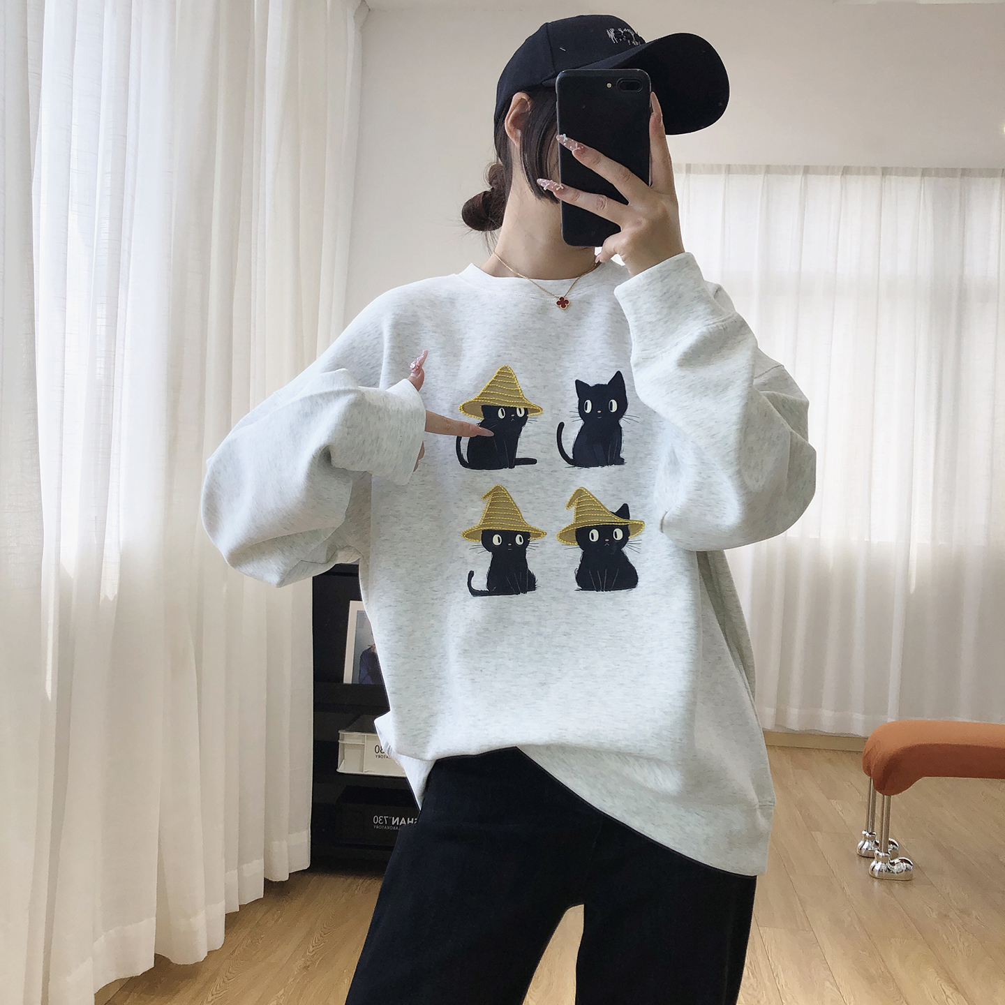 刺绣印花小猫长袖圆领卫衣女秋季