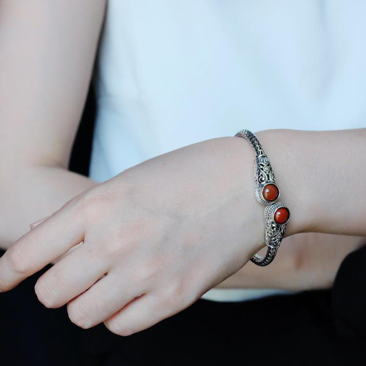 中国民族风复古做旧925银南红手镯女款开口手环国潮饰品镂空手饰