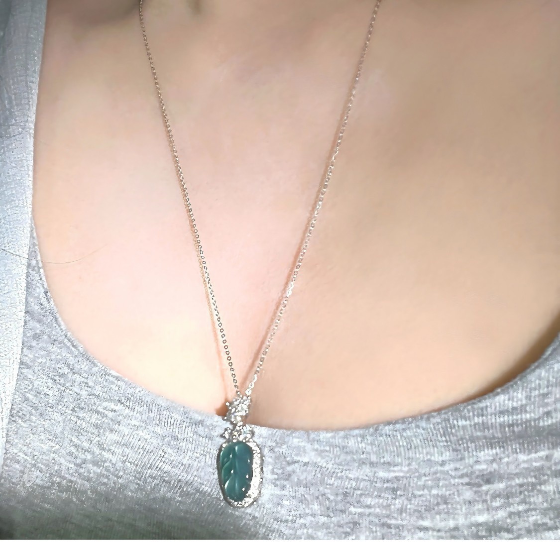 精致百搭四季豆吊坠天然危料蓝水翡翠树叶项链女高级轻奢小众气质