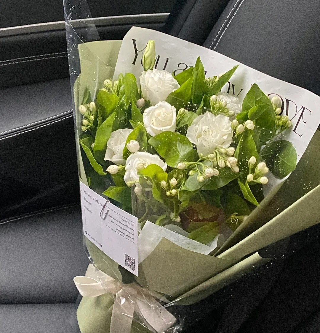 茉莉玫瑰百合向日葵鲜切花