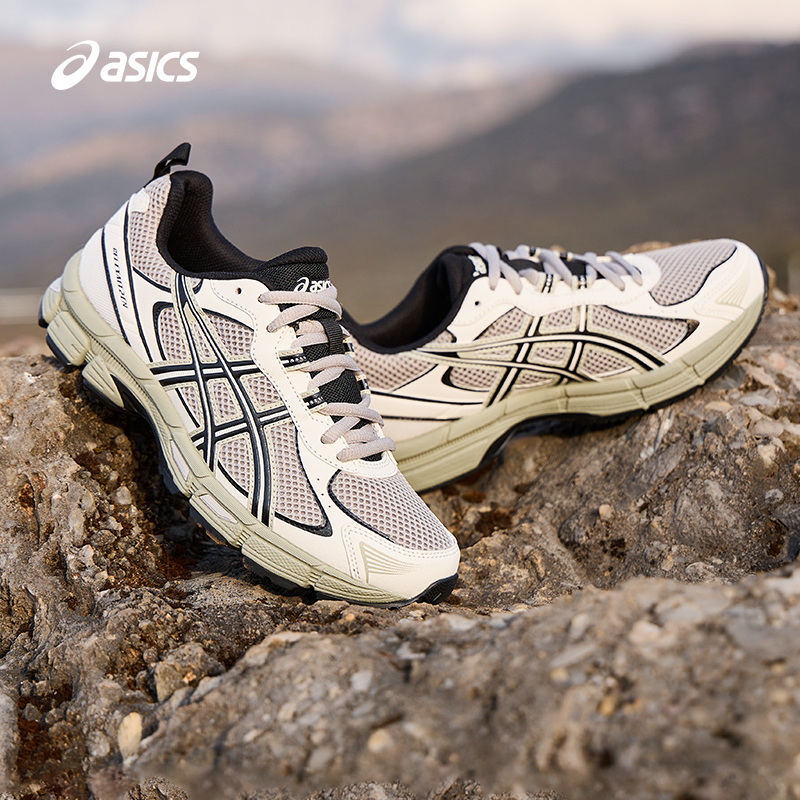 亚瑟士女子耐磨透气跑步鞋