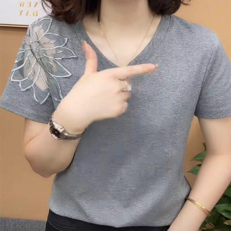 品牌折扣正品女装断码清仓特价不能退换欧货镂空V领短袖T恤女夏季