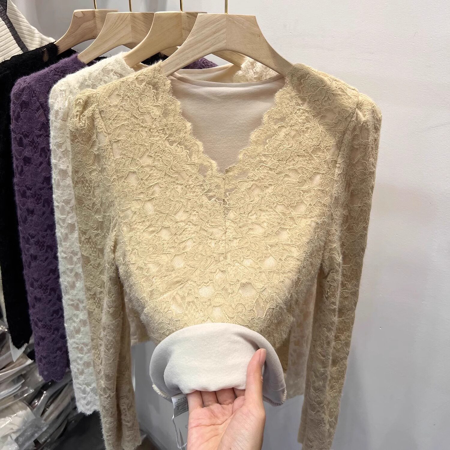品牌折扣正品女装断码清仓特价不能退换低领蕾丝打底衫女皮草