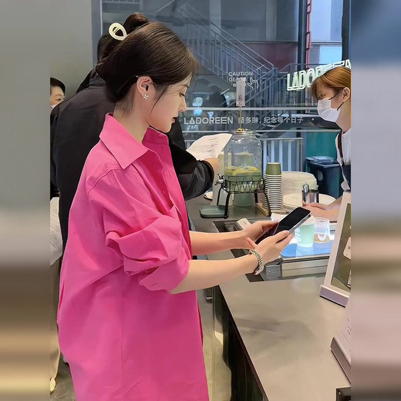 玫红色长袖polo领衬衫女秋季新款多巴胺甜美穿搭外套上衣