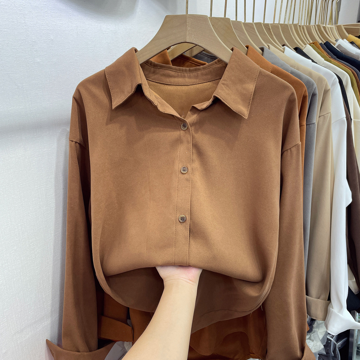 品牌折扣正品女装断码清仓特价不能退换卡其色磨毛衬衫女配牛仔裤