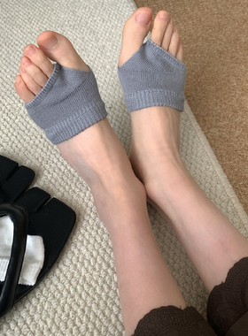 夜间教习室灰色半掌袜子女款春款吸汗透气针织分趾足弓袜配人字拖